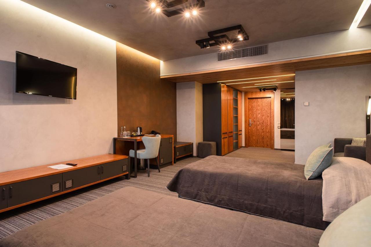 לוצק Mojo Hall Hotel מראה חיצוני תמונה