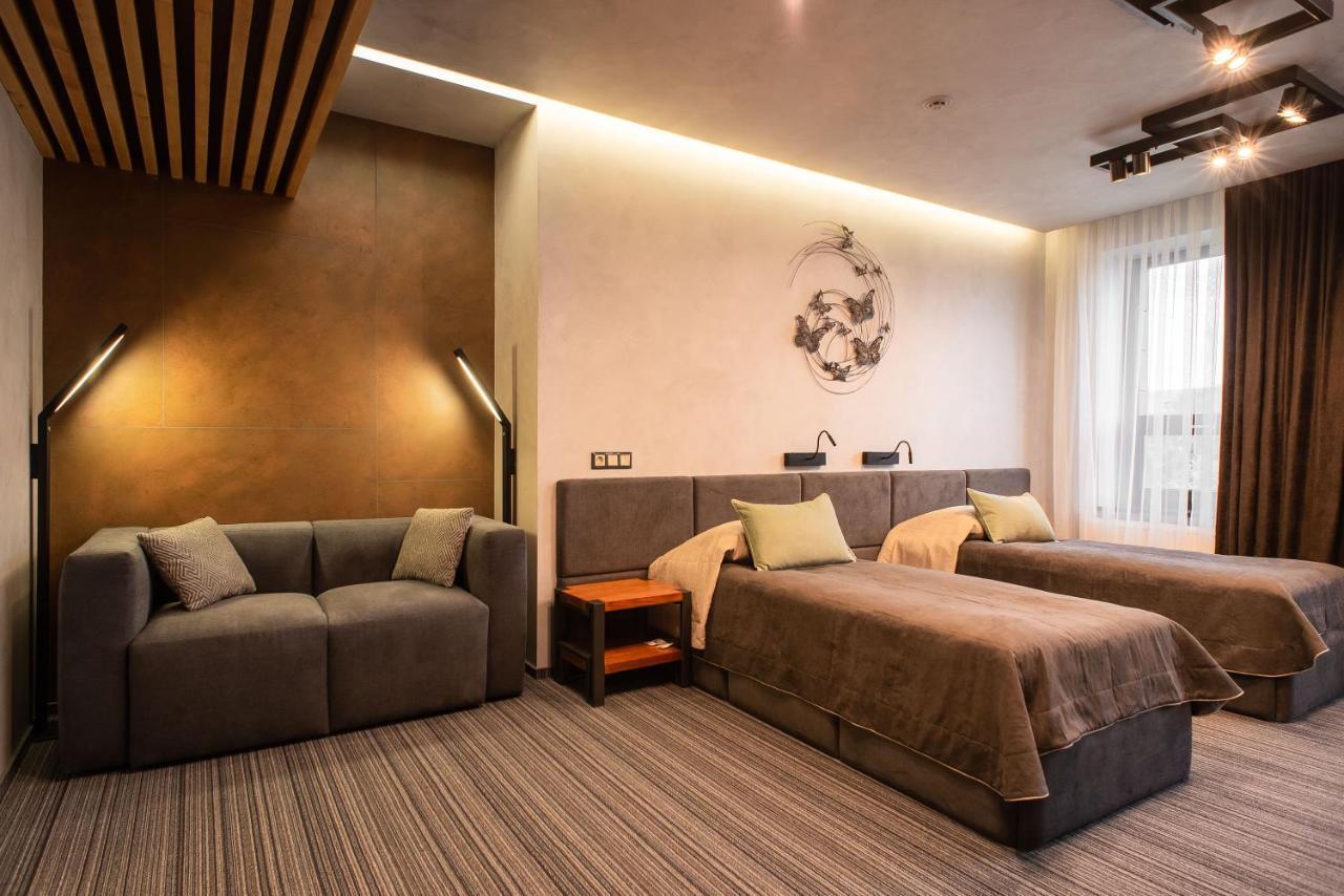לוצק Mojo Hall Hotel מראה חיצוני תמונה
