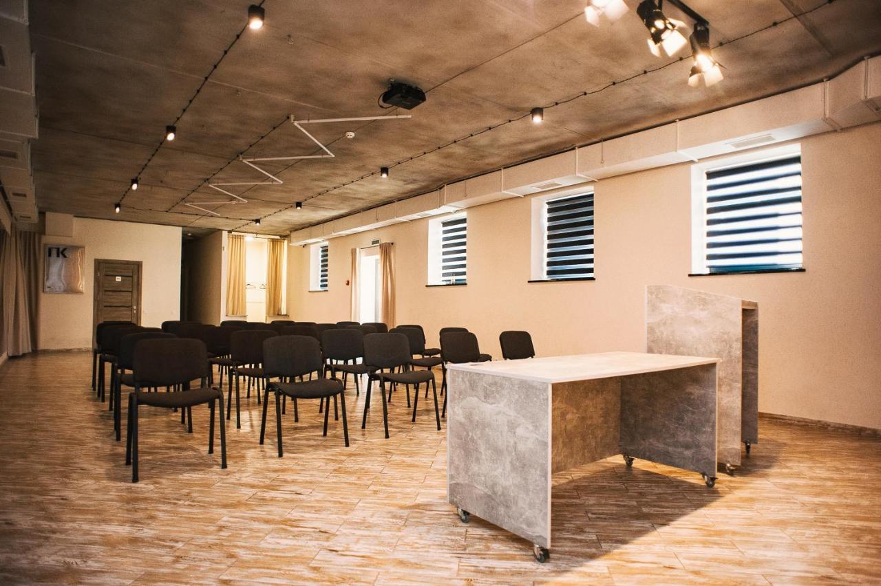לוצק Mojo Hall Hotel מראה חיצוני תמונה