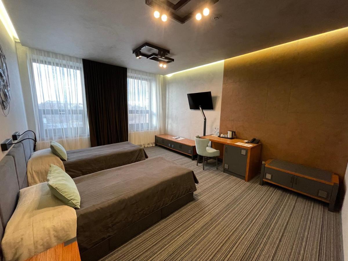 לוצק Mojo Hall Hotel מראה חיצוני תמונה