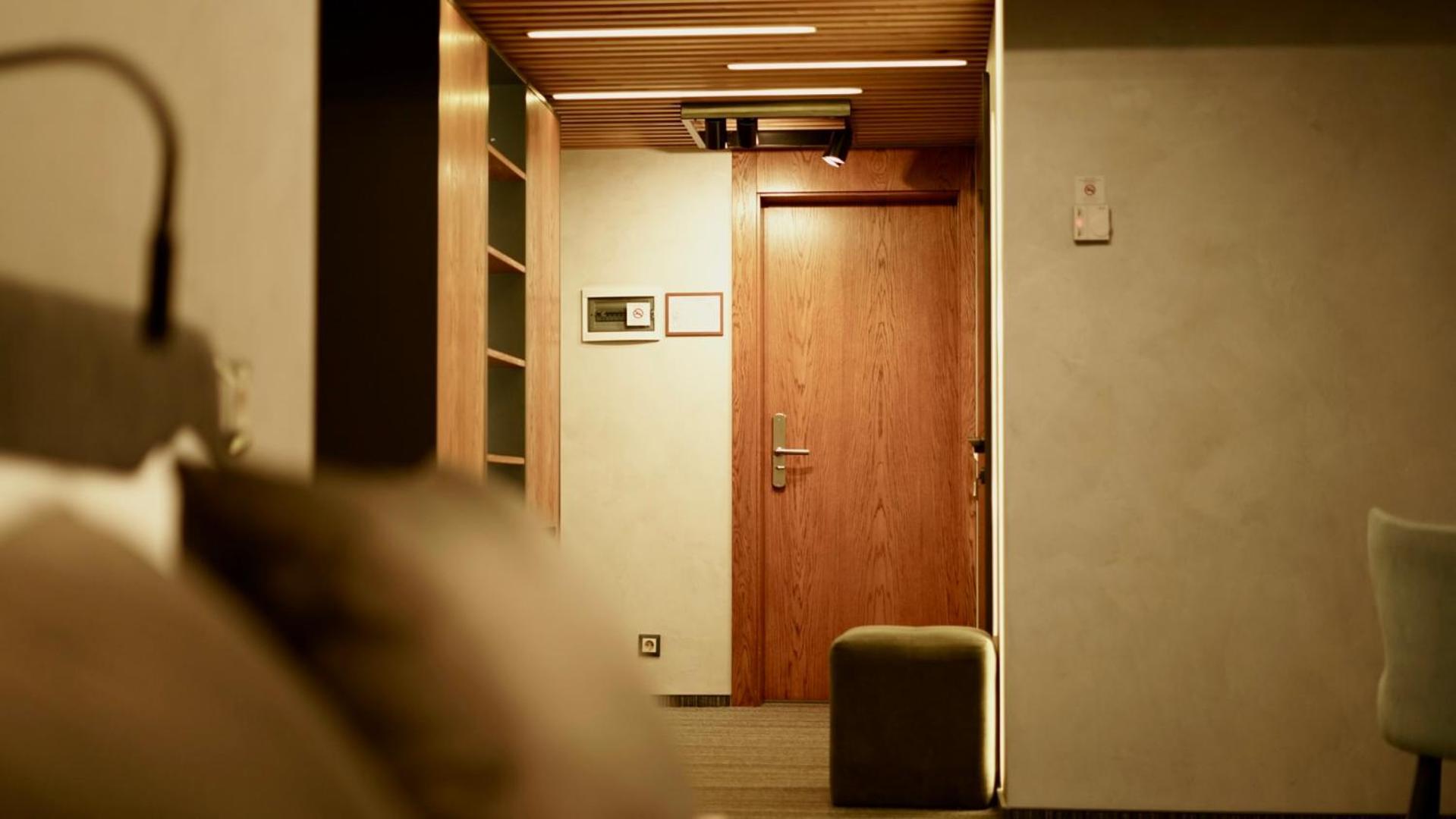 לוצק Mojo Hall Hotel מראה חיצוני תמונה