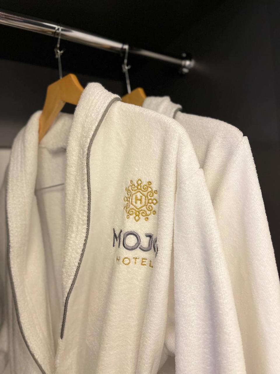 לוצק Mojo Hall Hotel מראה חיצוני תמונה